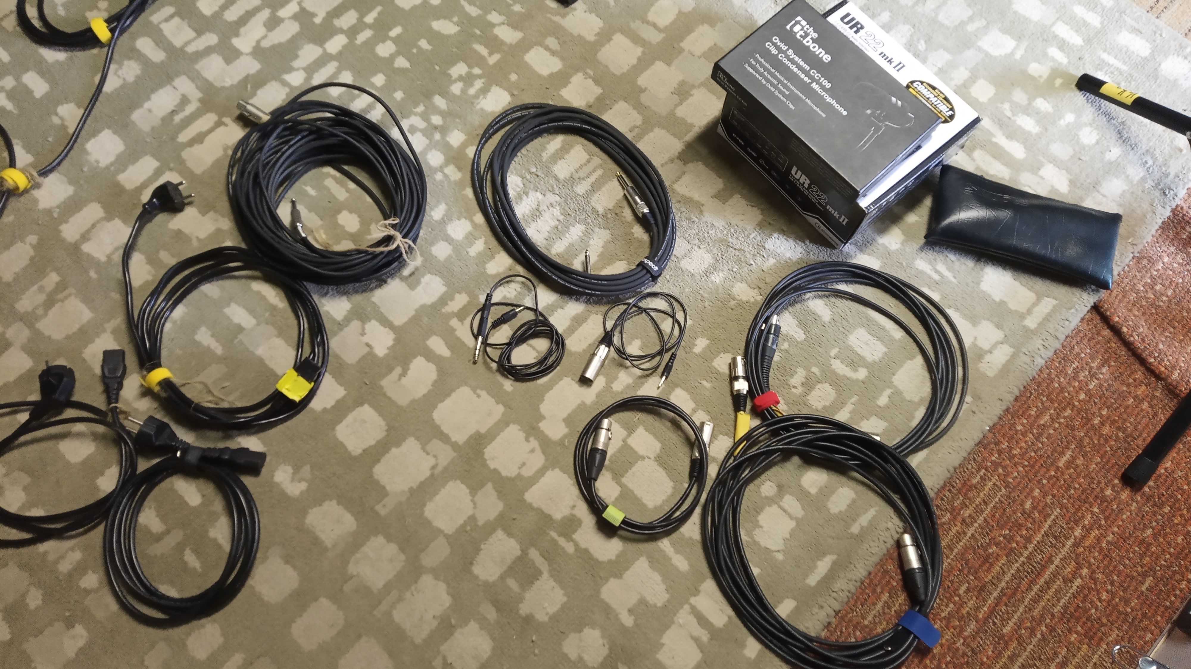 Vesmírní kabeláž